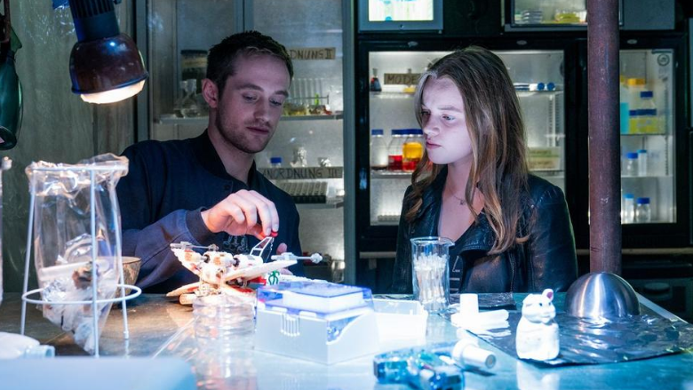 Netflix'in Yeni Dizisi "Biohackers" İzlenir mi? | Konusu, Oyuncuları ve Virüs!