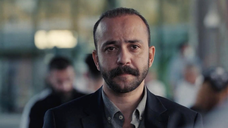 Beni Çok Sev: Netflix'in İzleyeni Drama Boğan Yeni Filmi!