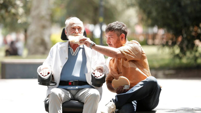 Yıllar Sonra Sinema Salonunda Herkesi YAN YANA Getiren O Film!