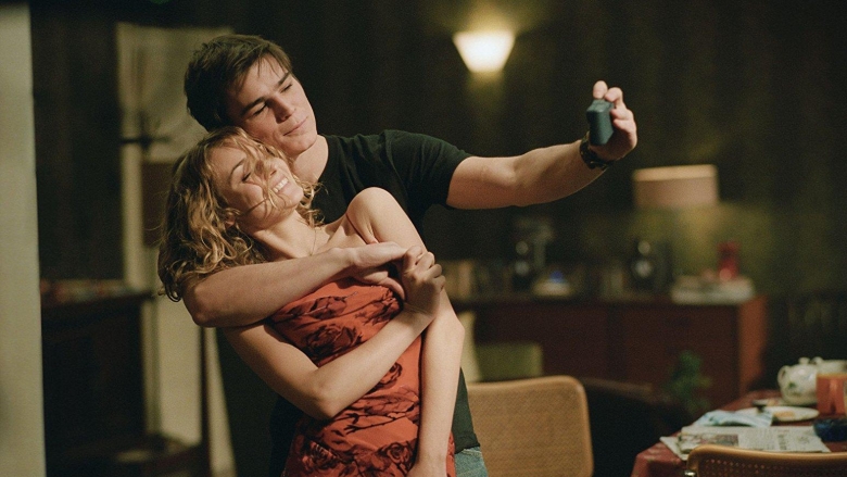 14 Şubat Sevgililer Günü Ele Ele, Diz Dize İzlenecek 6 İyi Romantik Film Önerisi!